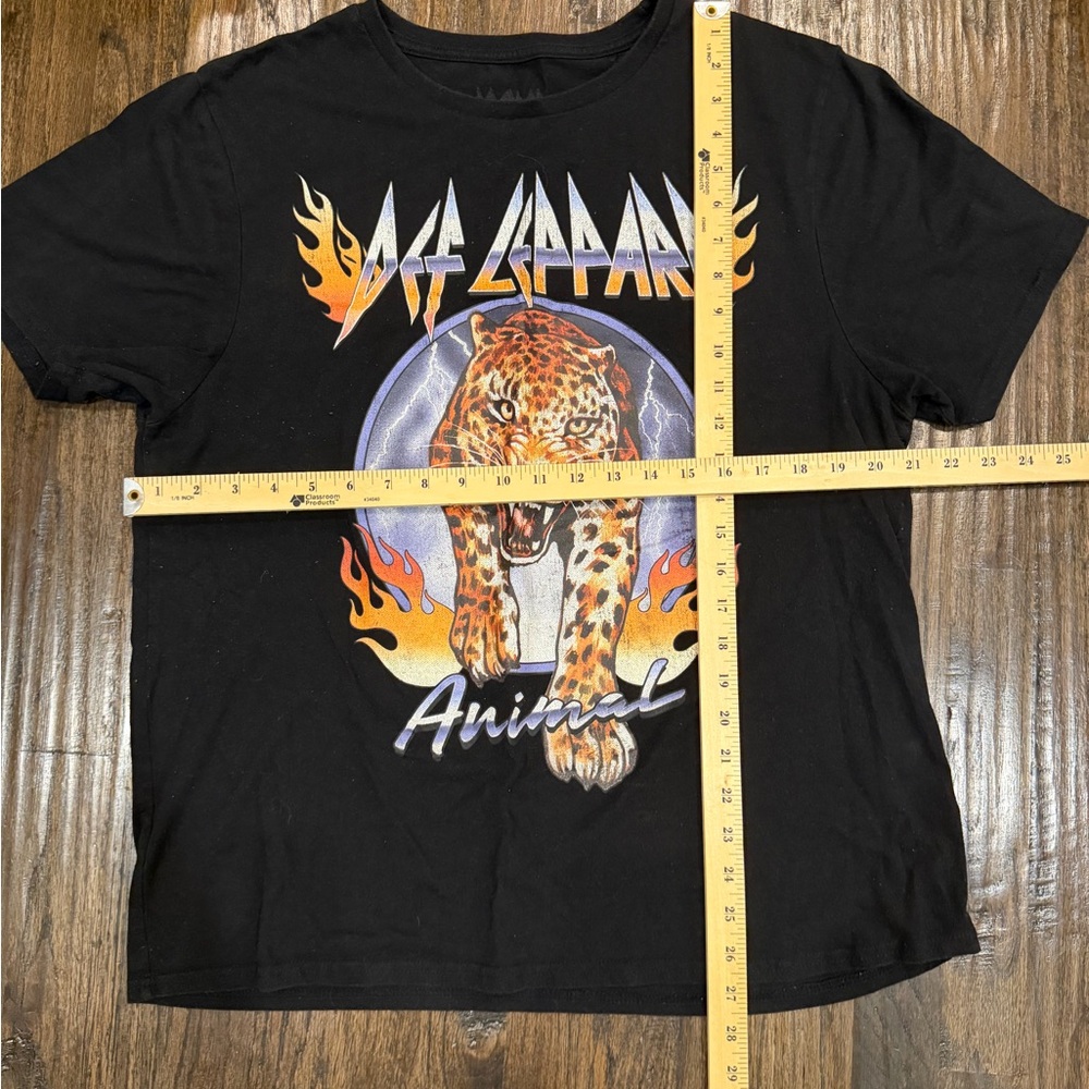 Def Leppard 'Animal' Graphic Short-Sleeve Tee - Black - Picture 4 of 4